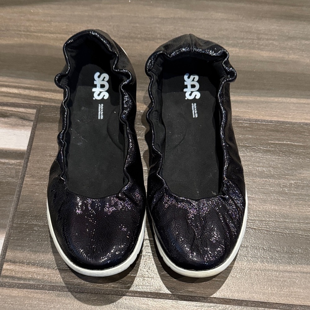 SAS Women's Shimmering Black Flats